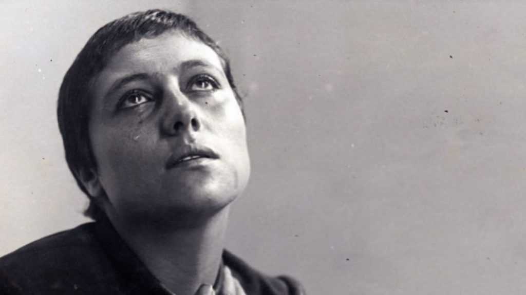 مراجعة فيلم the Passion of Joan of Arc .. ما بين آلام (جان دارك) والقديسة (جون أوف آرك) 3 مراجعة فيلم the Passion of Joan of Arc